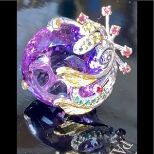 Exceptional Amethyst Ring with Gemstones
